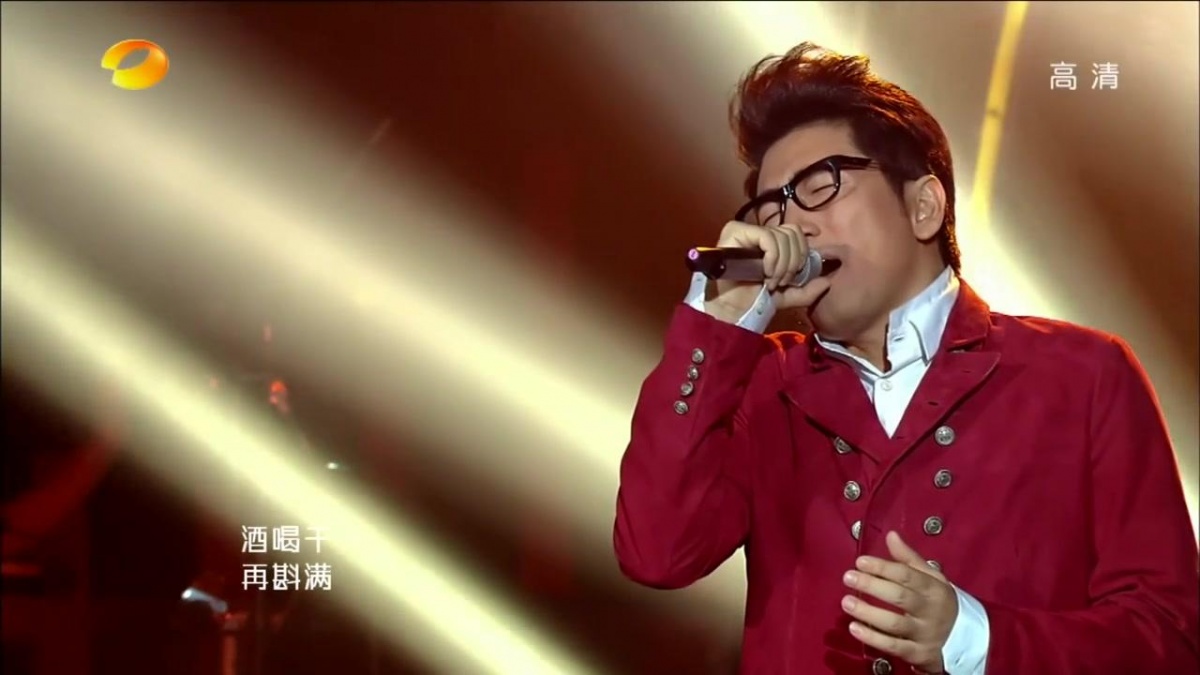 香港男歌手张学友演唱秋意浓歌曲,张学友经典老歌视频完整版秋意浓