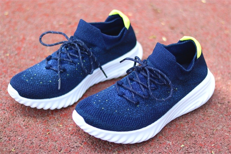 穿袜子是一种什么体验,穿袜套的鞋