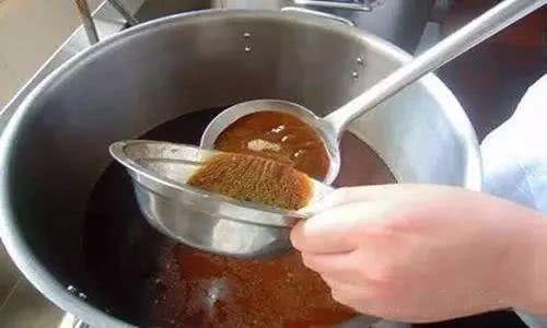 卤菜放红曲米会使卤水发酸吗,卤水发黑发酸是什么原因