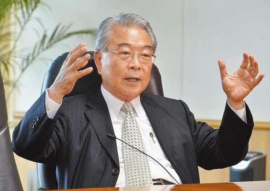 台湾工商大佬许胜雄的47岁独子接班，先到40年电源老厂挑大梁