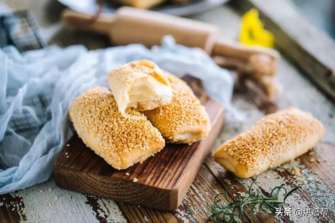 如何用烤箱烤芝麻烧饼,老北京麻酱芝麻烧饼的烤箱做法