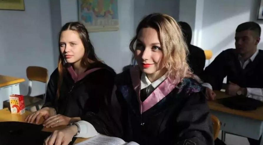 国内距俄罗斯最近的城市：不少小伙娶到洋媳妇，遍地是金发美女