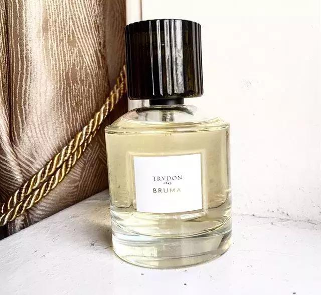 香奈儿蔚蓝香水淡香好还是浓香好,适合夏天香水持久淡香