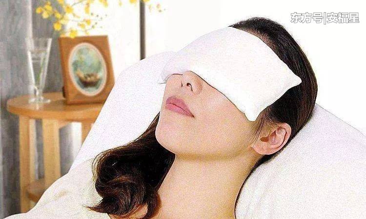 蒸汽眼罩和眼贴和眼药水哪个更好,护眼贴和眼药水热敷眼罩哪个好