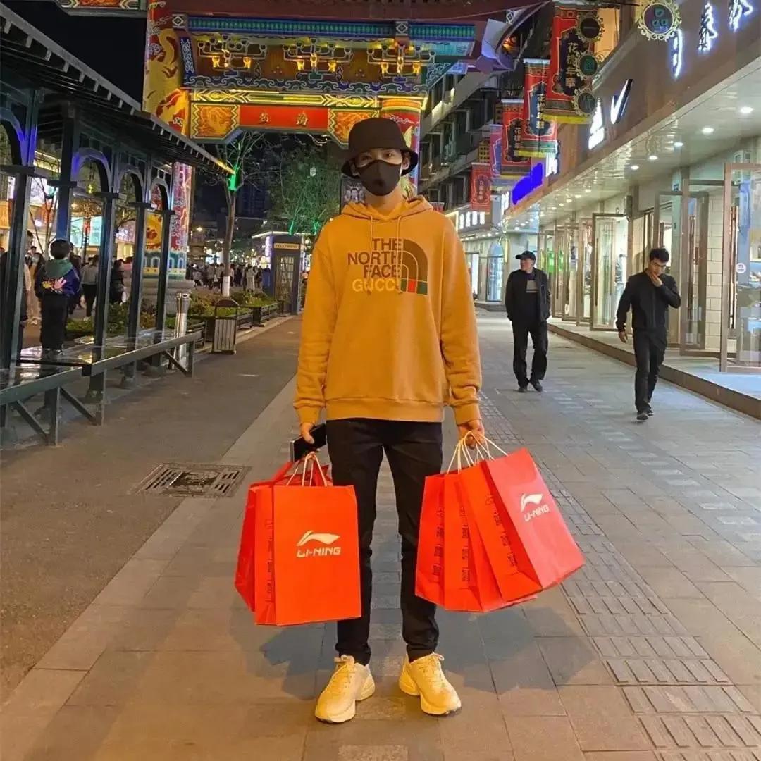 耐克后悔失去了库里吗,耐克和李宁你会选择哪个