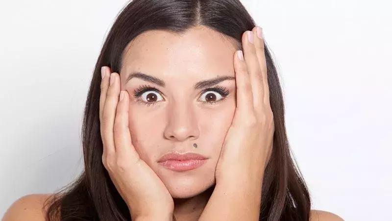 人身上长的黑痣瘊子能变癌症吗,手上长小黑痣会是癌症信号吗