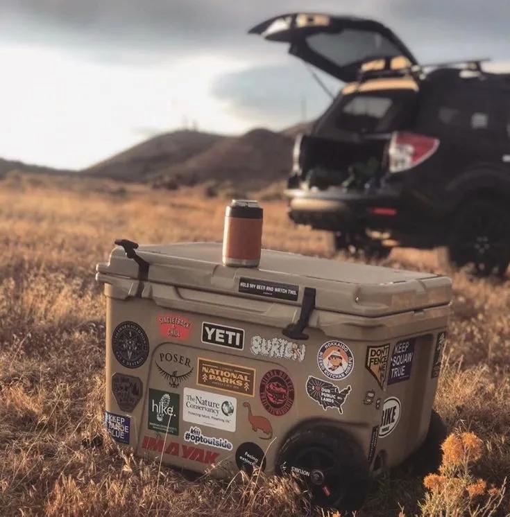 和supreme齐名的品牌,和supreme合作的行李箱