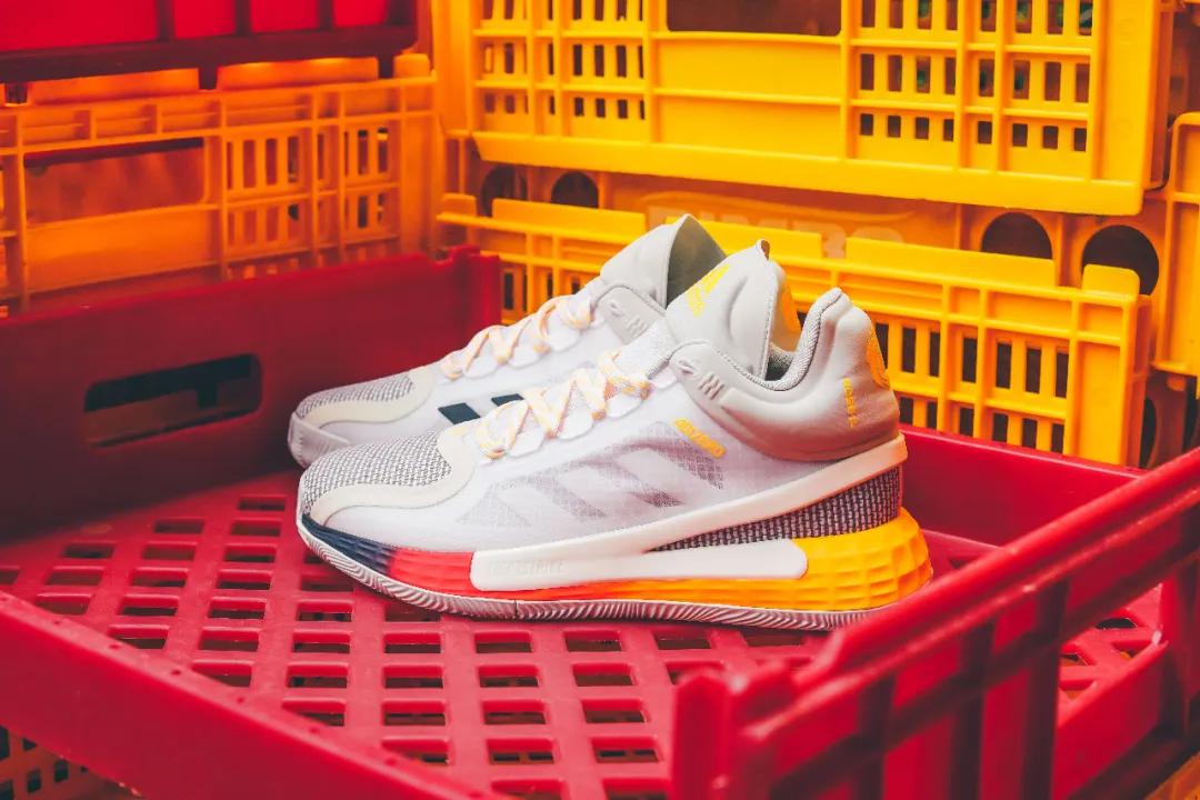 新鞋一出即打折？这几双阿迪篮球鞋的二级市场行情竟然如此坚挺