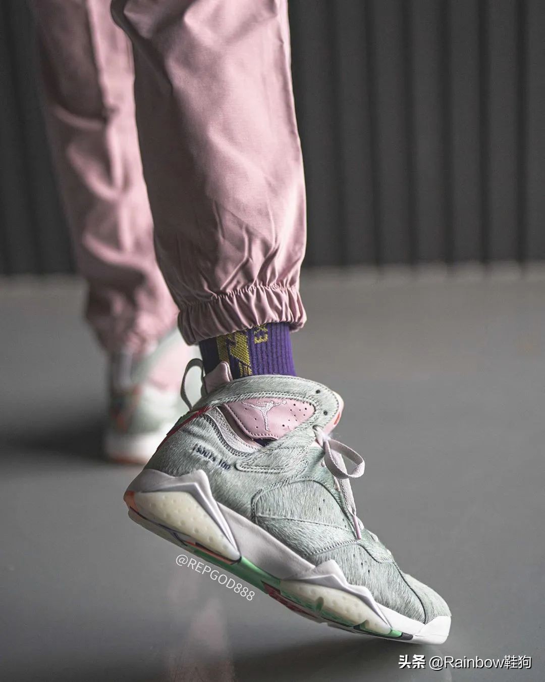 aj7兔八哥2015怎么搭配衣服,aj7兔八哥元年复刻