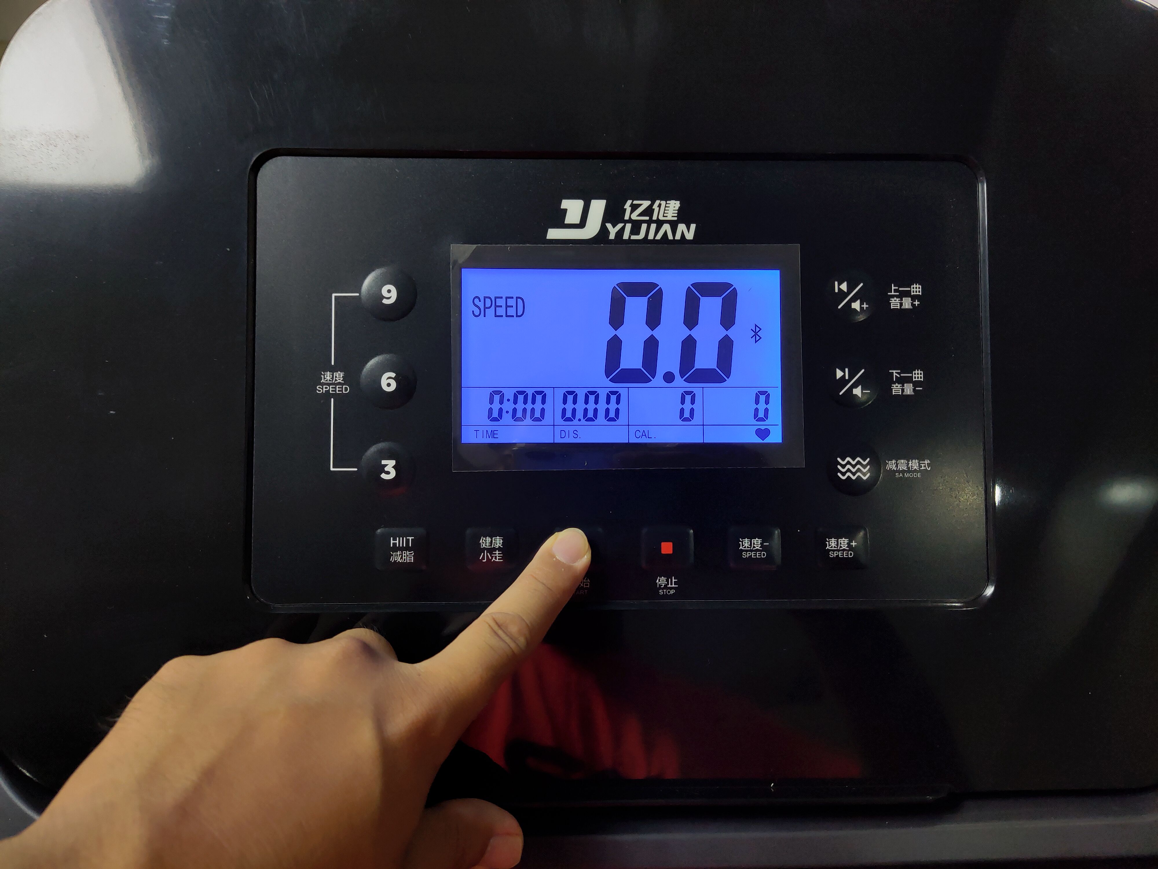 亿健跑步机最新款是哪个型号,亿健智能跑步机m1评测