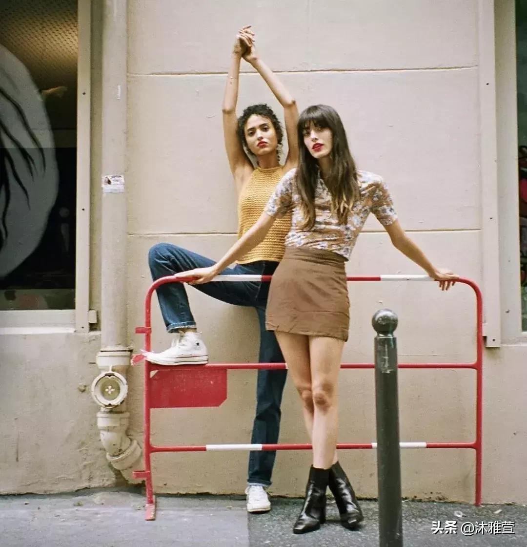 显瘦吊带直筒裤,你穿露肩吊带的样子