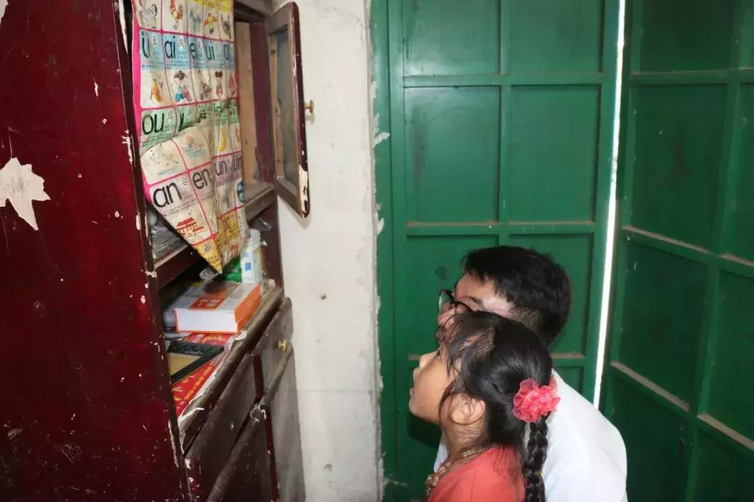 巨海纳百川麟阁多才贤意思,巨海纳百川麟阁多才贤什么意思