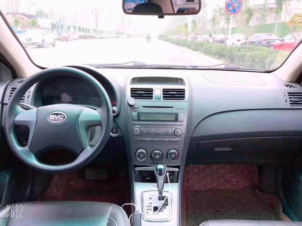 比亚迪宋plus为什么掉价很快,都说车降价为什么还是很贵