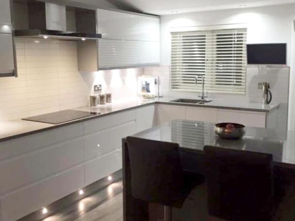 小厨房装筒灯效果图,厨房蜂窝板装筒灯效果