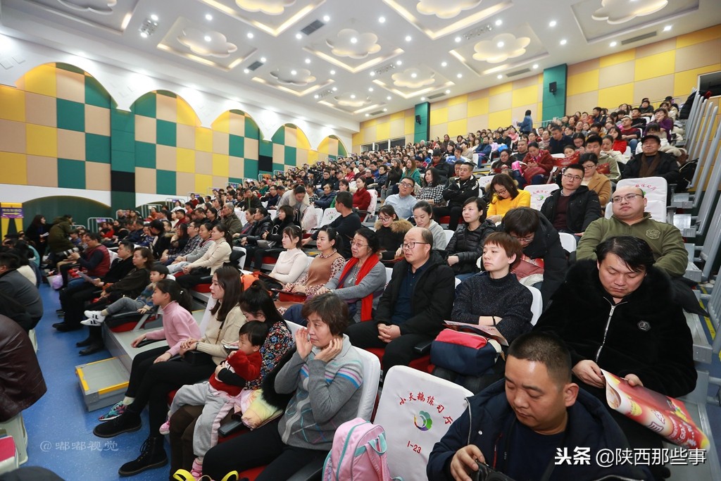 小天鹅艺术团童心向党,陕西省小天鹅艺术团点亮中国梦