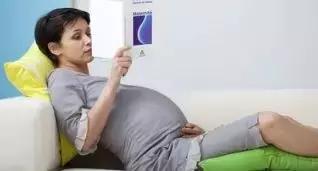 孕晚期会阴肿痛怎么样有助于消肿,孕晚期脚肿怎么快速消肿