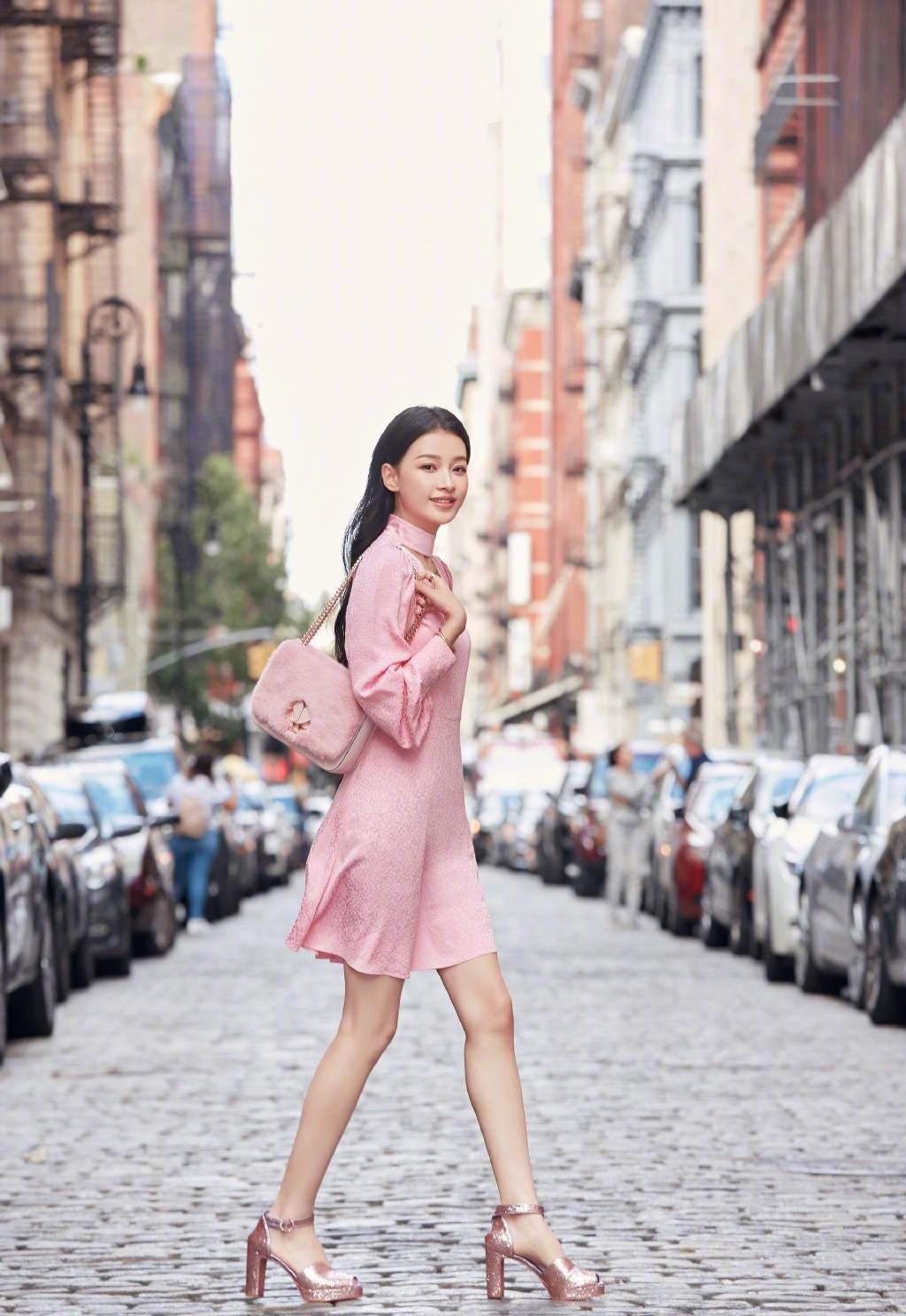 孙怡粉色连衣裙,孙怡穿粉色裙子