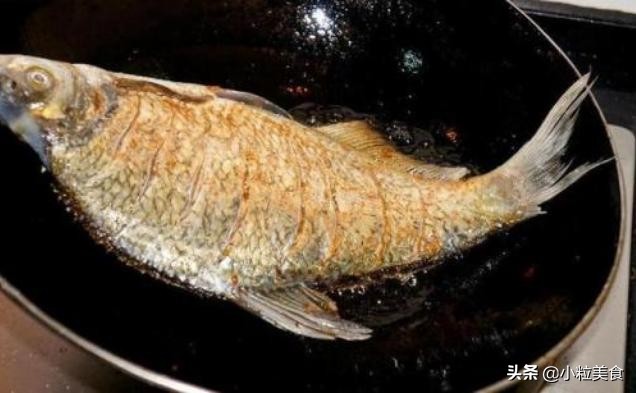 怎样煎鱼不粘锅不破皮用什么办法,容易煎烂的鱼怎么煎才不粘锅