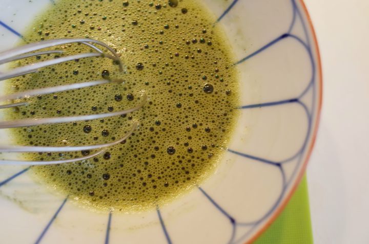 天冷了来一杯暖心热饮,天冷了给自己来杯奶茶