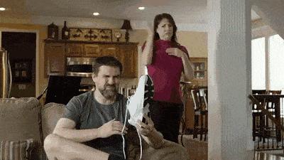 脱鞋不可怕，谁臭谁尴尬！臭脚丫的克星，喷一喷，脚臭无影无踪