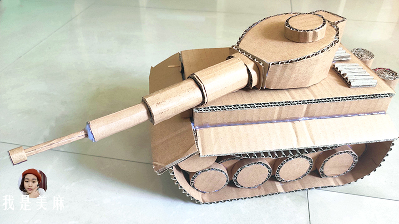 用纸箱给孩子做玩具简单的,爸爸用纸箱给孩子做玩具