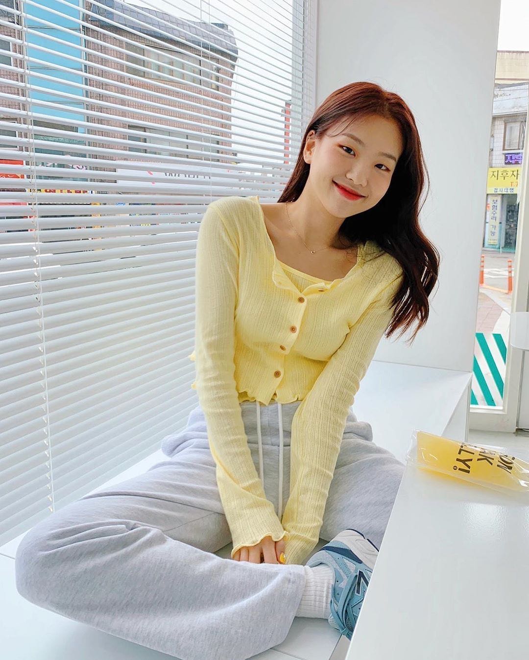 值得推荐的韩系穿搭博主,韩国穿搭博主穿衣服过程