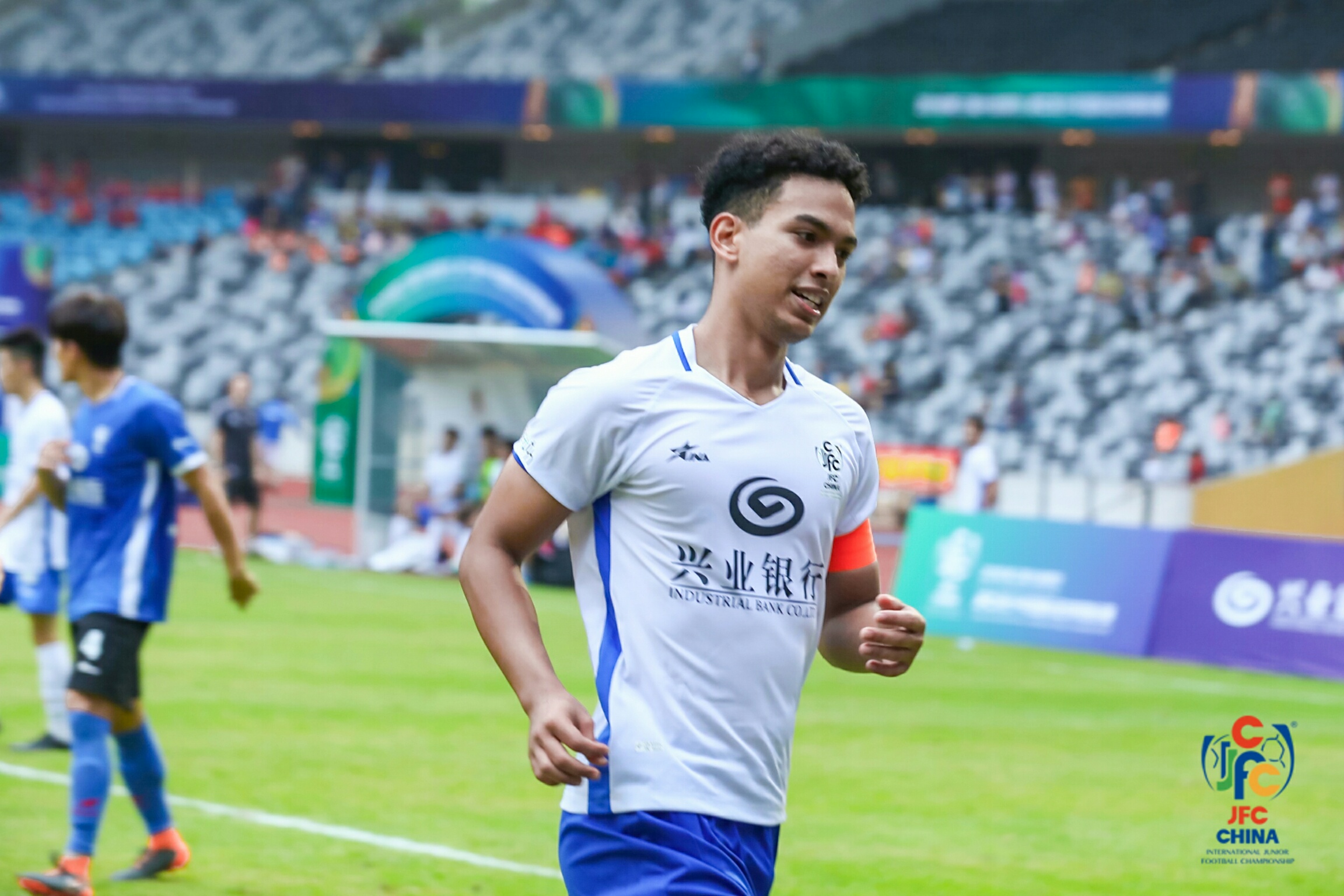 吹响足球追梦集结号王健光揭秘JFC青锦赛主题曲《燃的青春》