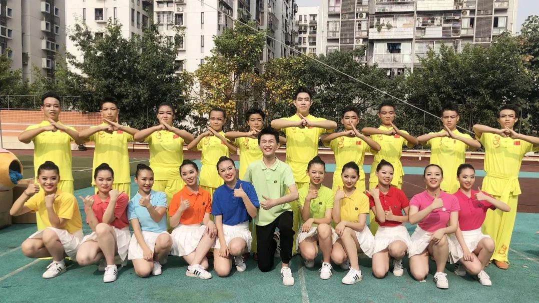 勇夺桂冠载誉归来,摘金夺银创佳绩