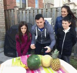 搞笑gif一看就是聪明人,搞笑gif趣图果然是亲生的笑死我了