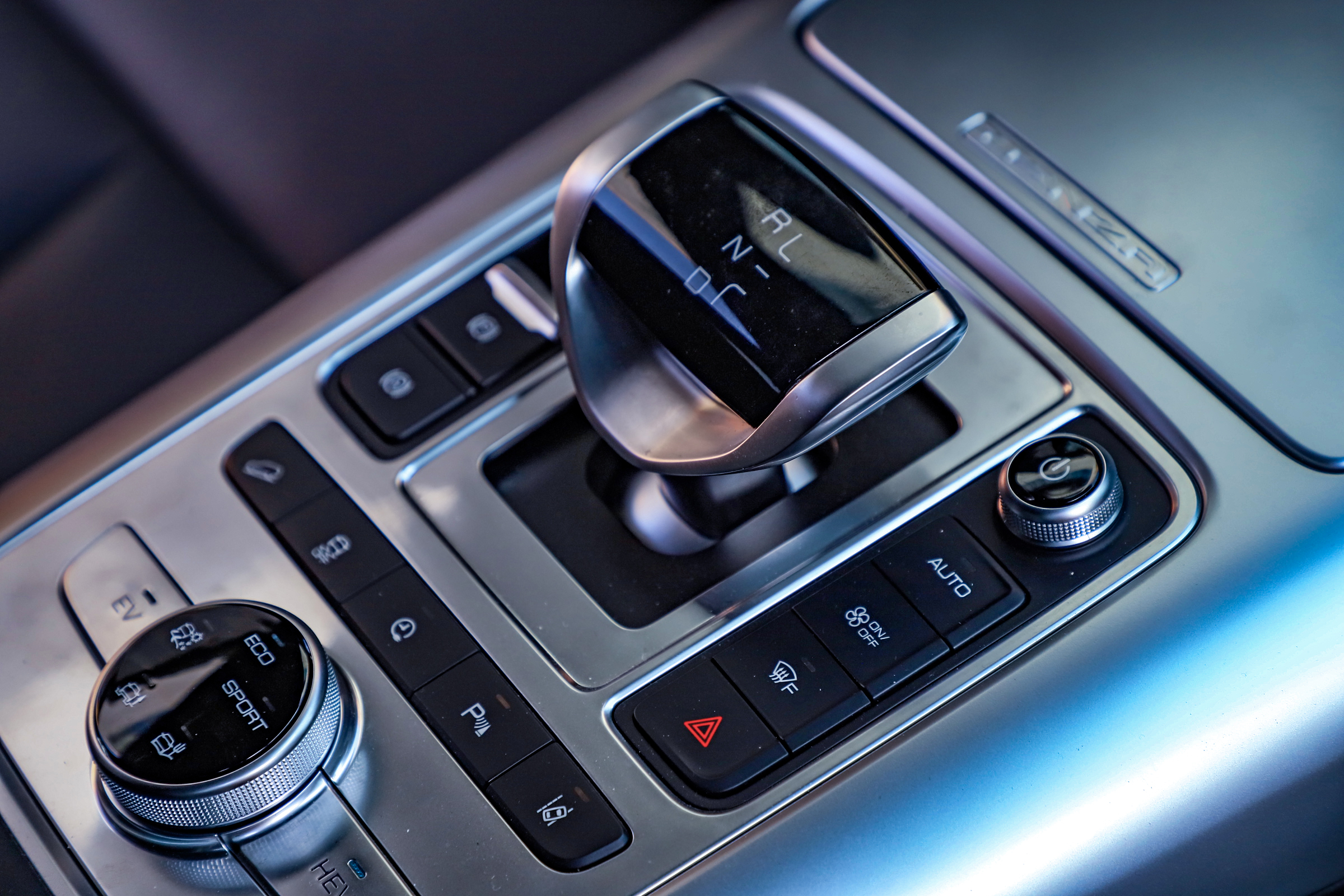 30万左右的插电混动suv7座排行榜,30万落地进口插电式混动suv推荐