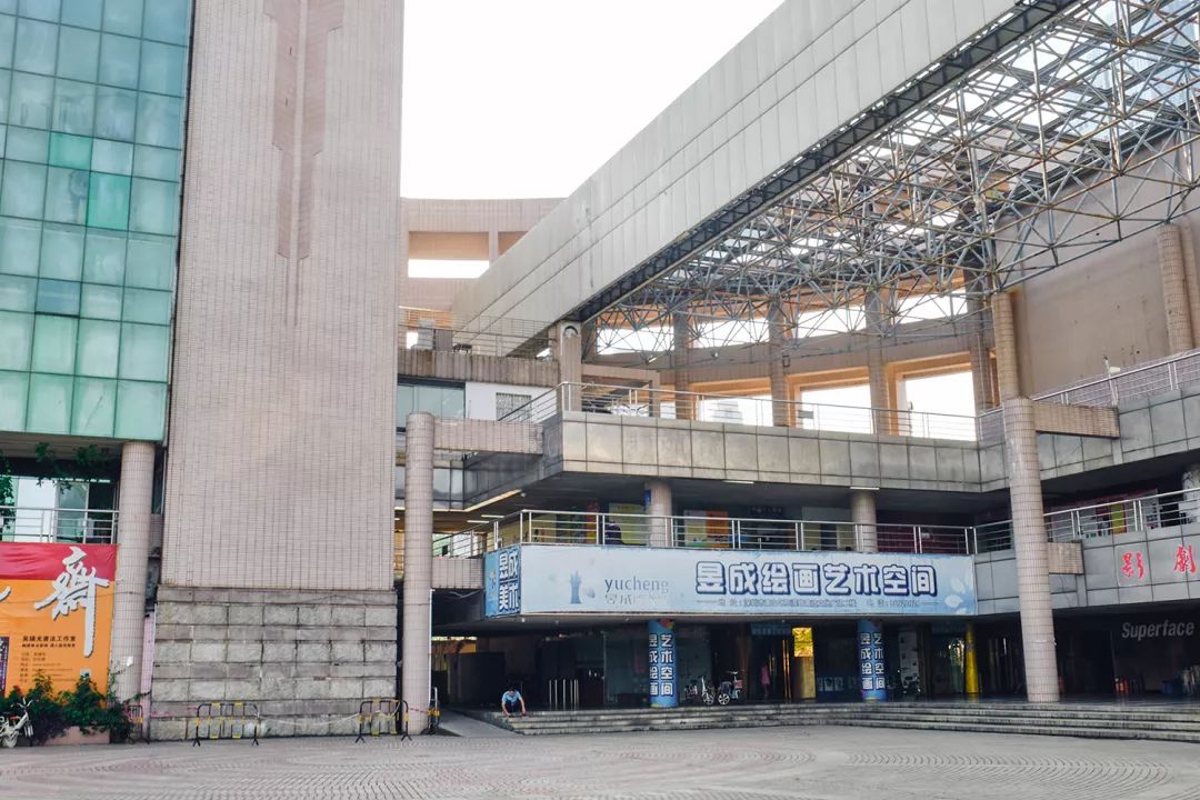 哪里叫南油,南油地铁站