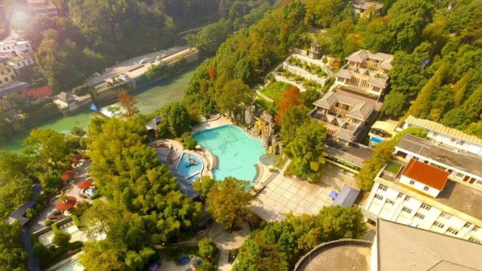 中国十大温泉城市,中国特别有名的十大温泉馆