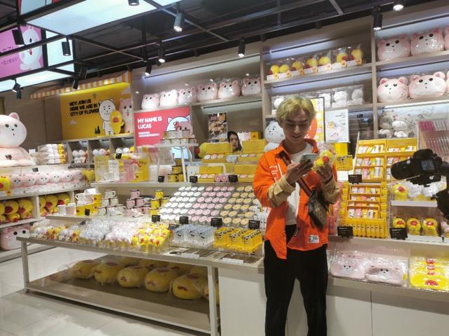 昆明传统零售业直播式营销自救 “求生欲”满满