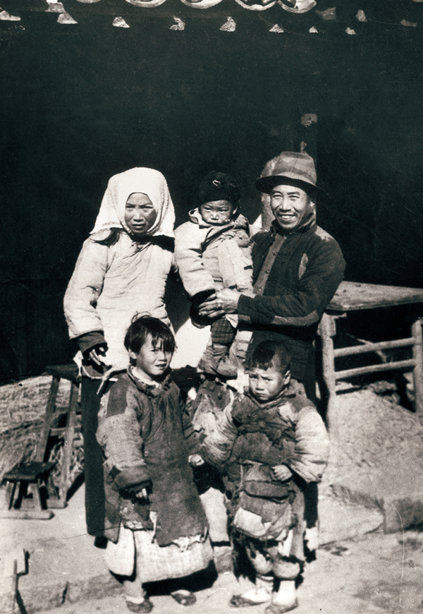 一个摄影记者和一户人家的70年