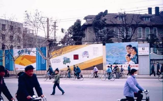 金陵饭店曾经的亚洲第一高楼,80年代南京老照片金陵饭店