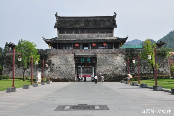 记住了,吹牛的时候用的到:“中国四大”