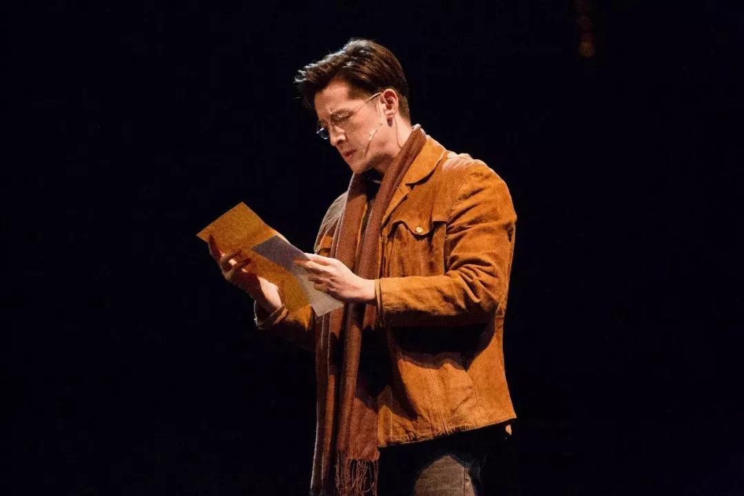 胡歌走过了一段艰难的路,胡歌活成了男生想要的样子