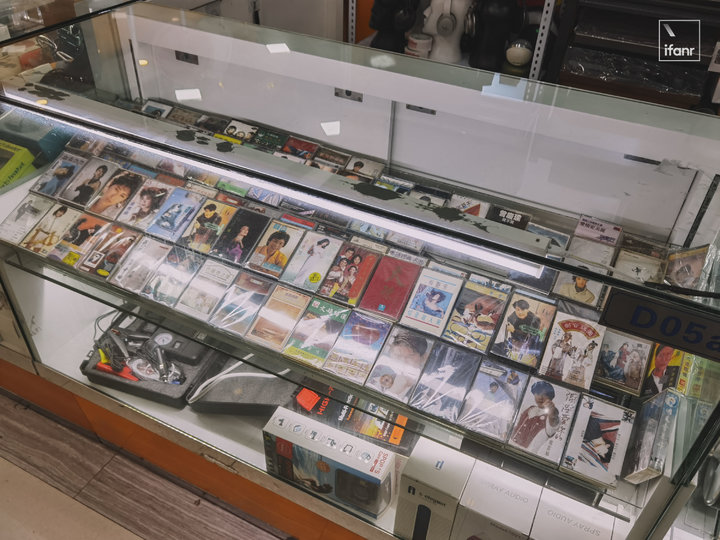 我在旧货市场淘了一天「电子垃圾」，这里是熟男的精神博物馆