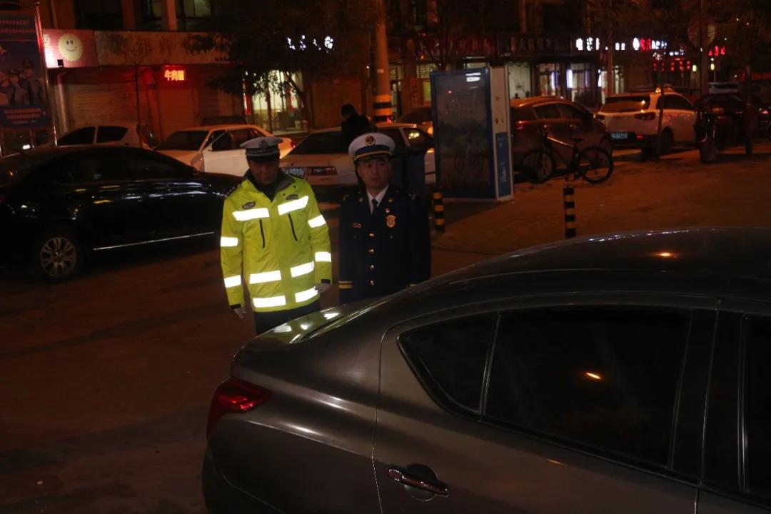 占用消防通道的车主应该怎么处罚,占用消防通道的私家车被拖走