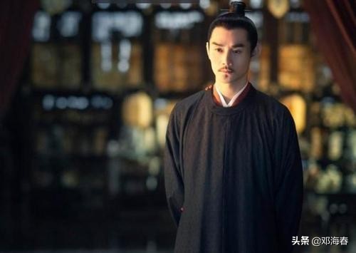 压抑与释放：皇后能一句话让皇帝罢相，却因不小心打了皇帝而被废