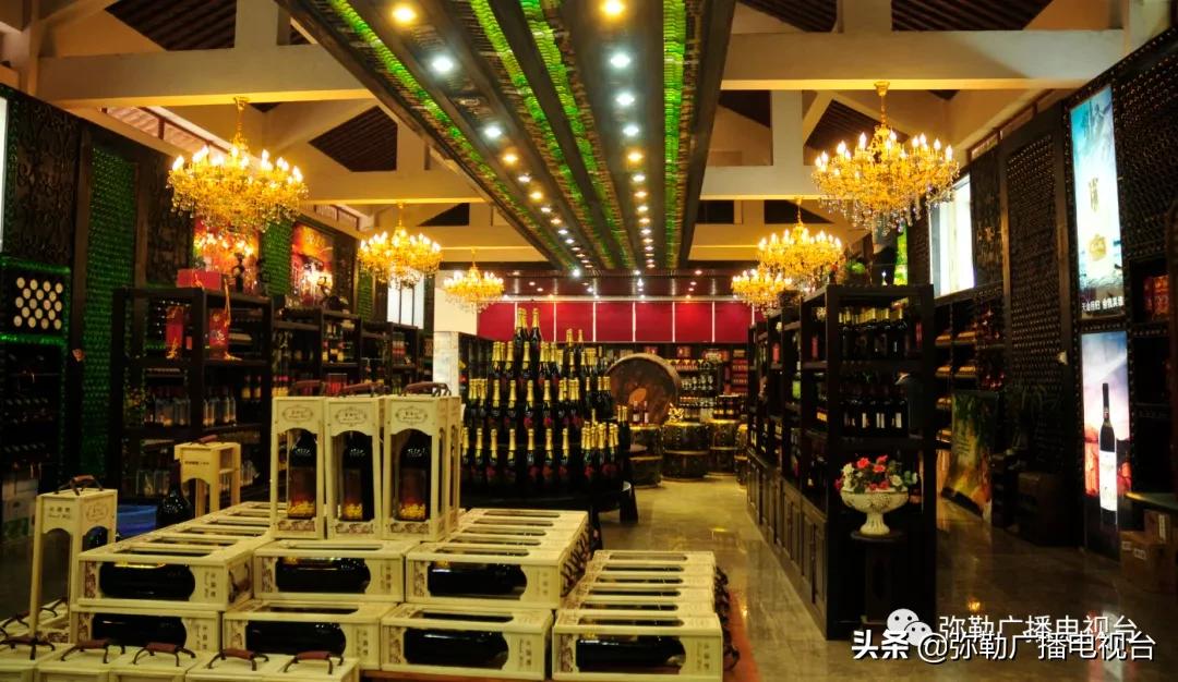 弥勒美食推荐离湖泉景区最近,弥勒五彩云池风景区