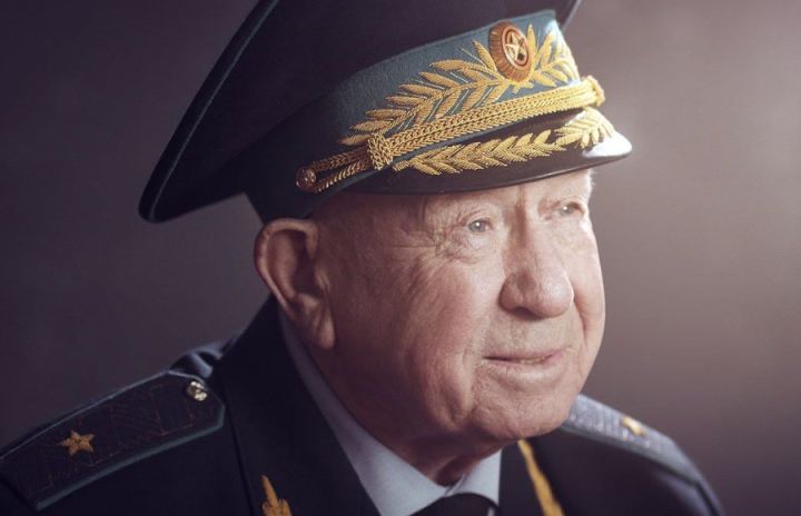 宇航员上天配置的*器武**