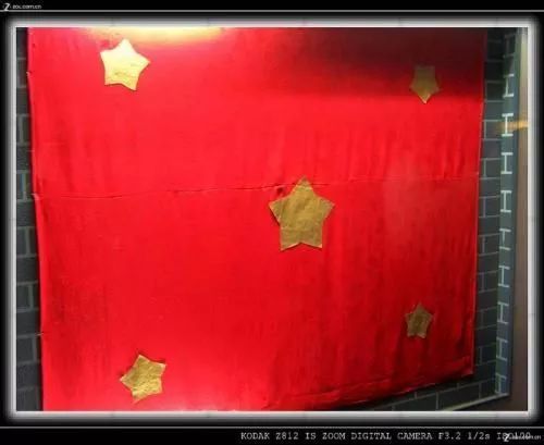 中国的五星红旗到底有多么强大,来感受一下五星红旗有多震撼人心