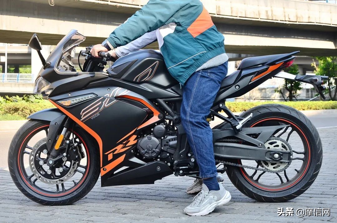 无极300rr和阿普利亚250选哪个好,2万公里的无极300rr值得买吗