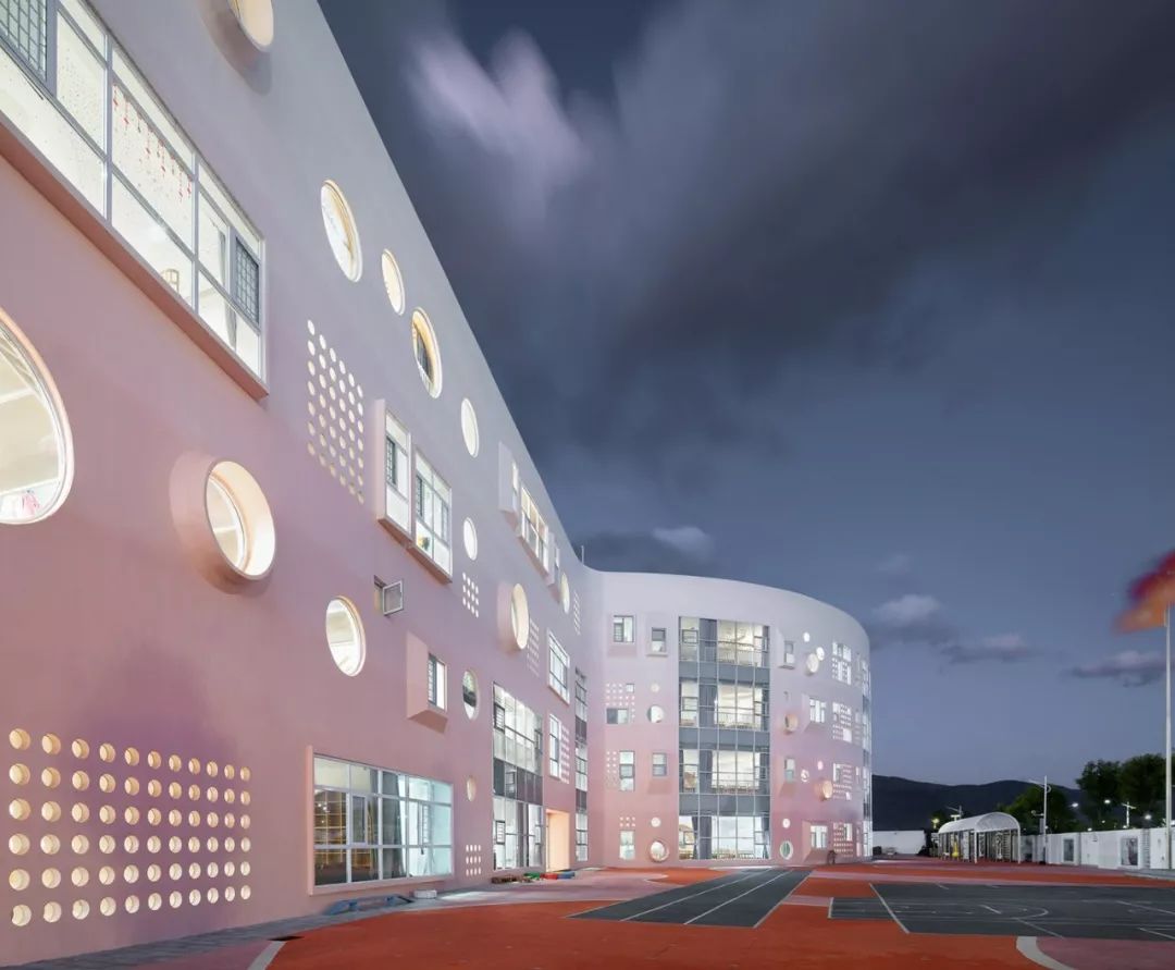 国内10所最美幼儿园,最美中国幼儿园视频