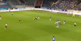 武磊一夜连遭2次打击：仅替补登场20分钟连一脚射门都没