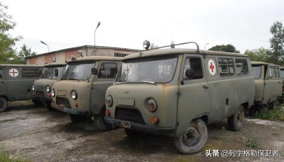 综合研判苏军UAZ-452型1吨级越野指挥车技战术（1）