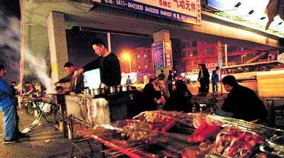 她叫九妹，在武汉做文员，月薪3000，她是这样生活的