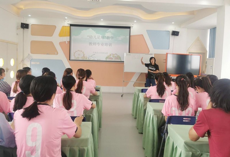 不忘初心笃志前行,不忘初心追逐梦想砥砺前行