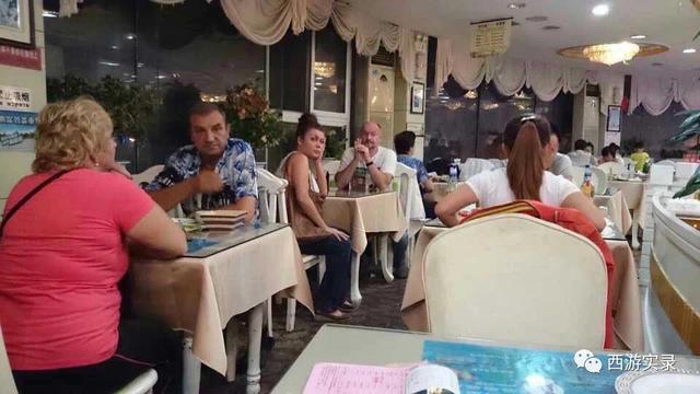 自驾环游世界第一人,一次连续跨越五大洲20万公里吉尼斯世界纪录